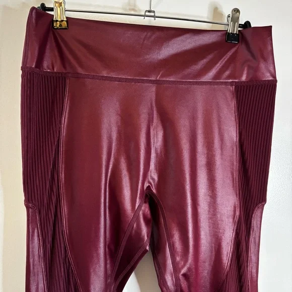 Fabletics Motion365+ Contour High-Waisted Legging in Merlot - Picture 2 of 16